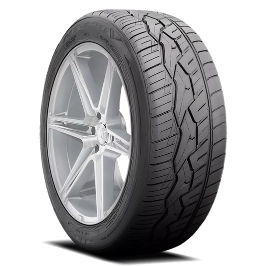 Nitto NT420V Tires 285/40R20XL 206990