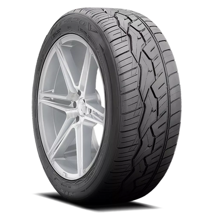 Nitto NT420V Tires 275/50R22 207750