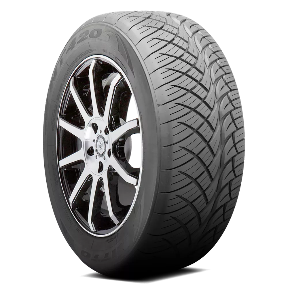 Nitto NT420S Tires 305/40R22XL 202000