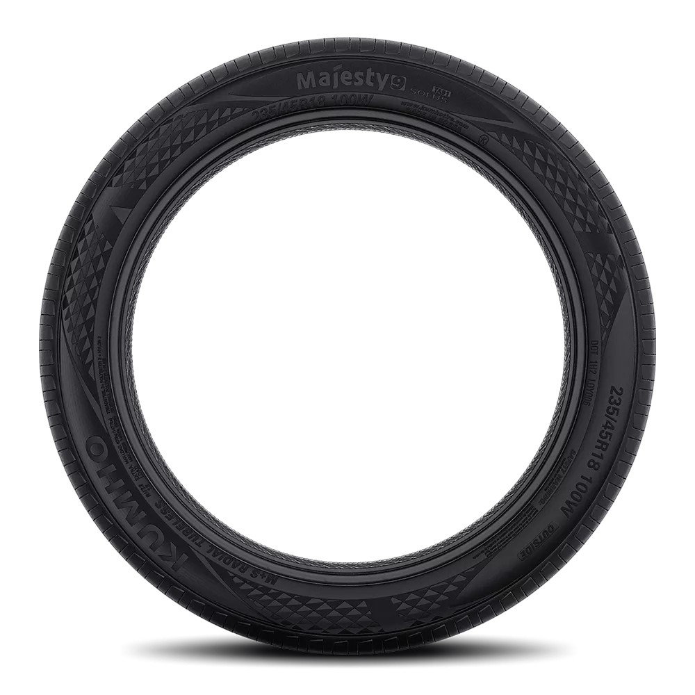 Kumho Majesty 9 Solus TA91 Tires 235/45R18 2254433