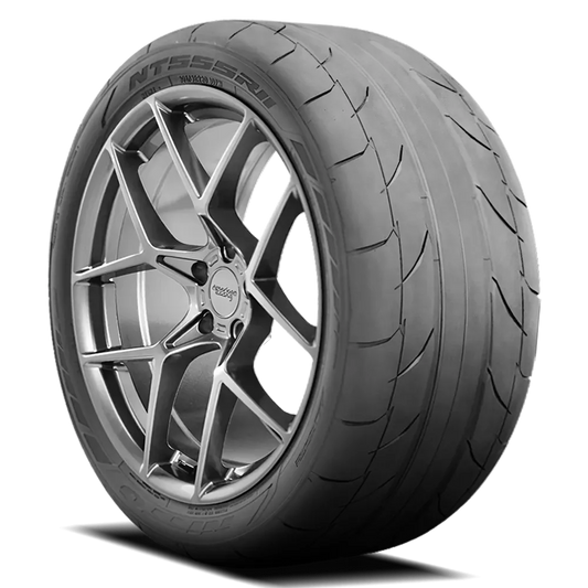 Nitto NT555RII Tires 275/40R19 108710